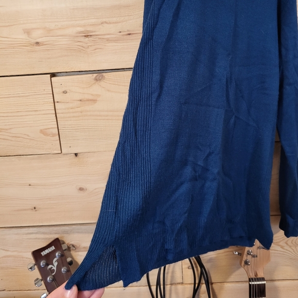 Light fall sweater - Picture 2 of 2